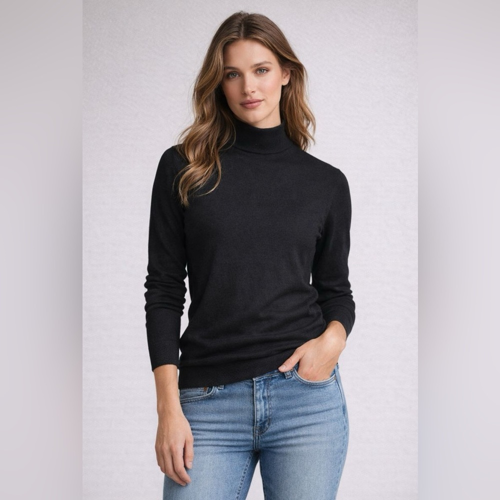 Pronto Uomo Women's Black Wool Sweater